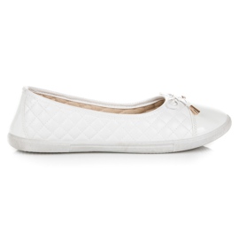 Gesteppte Ballerinas weiß