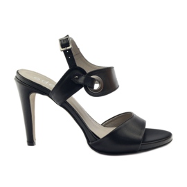 Ledersandalen auf einem Absatz Edeo 3208 schwarz