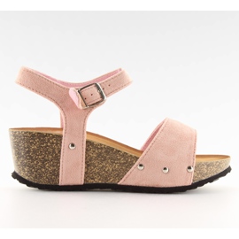 Rosa Sandalen auf der Korksohle