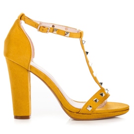 Seastar Gelbe Sandalen am Pfosten