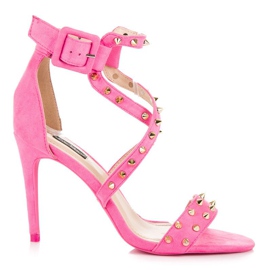 Rosa Sandalen auf einem hohen Absatz