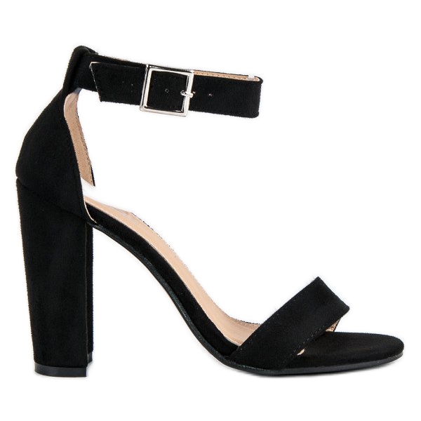 Klassische Sandalen an einer Bar schwarz