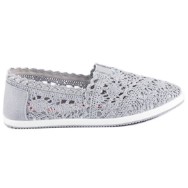 Ballerinas aus grauer Spitze