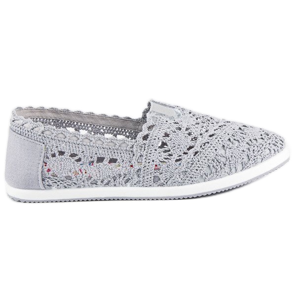 Ballerinas aus grauer Spitze