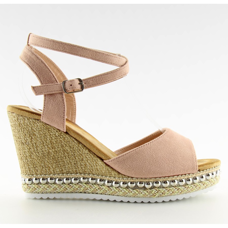 Sandalen auf einem beigen Keil LJ-5K41 nackt