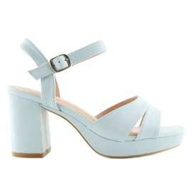 Blaue Sandalen am Pfosten FLD-3K38-23