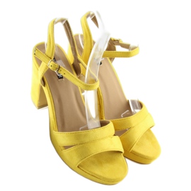 Gelbe Sandaletten mit hohem Absatz WH-3K66-16 gelb