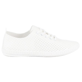 Weiße Turnschuhe mit einem durchbrochenen