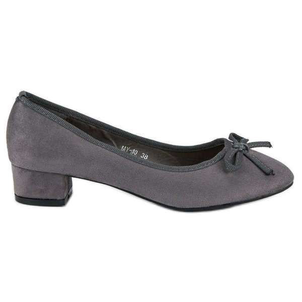Pumps mit niedrigem Absatz grau