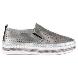 Turnschuhe aus Vinceza-Leder grau