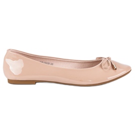 Ideal Shoes Lackierte beige Ballerinas