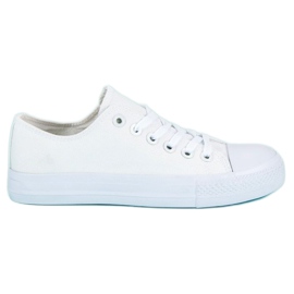 Weiße Turnschuhe mit Bindung