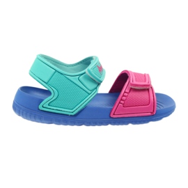 Blaue Kindersandalen von American Club für das Wasser grün rosa