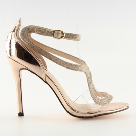 Rosa Sandalen auf einem hohen Absatz 1443 Champagner