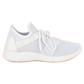 Weiße Schlupfschuhe