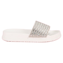 Weiße Hausschuhe mit Kristallen