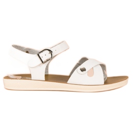 Weiße Sandalen mit Schnalle