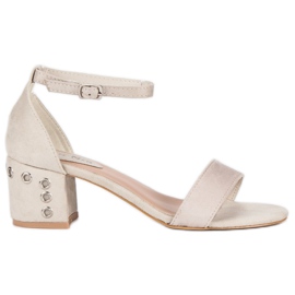 Nio Nio Wildledersandalen auf einem Pfosten braun