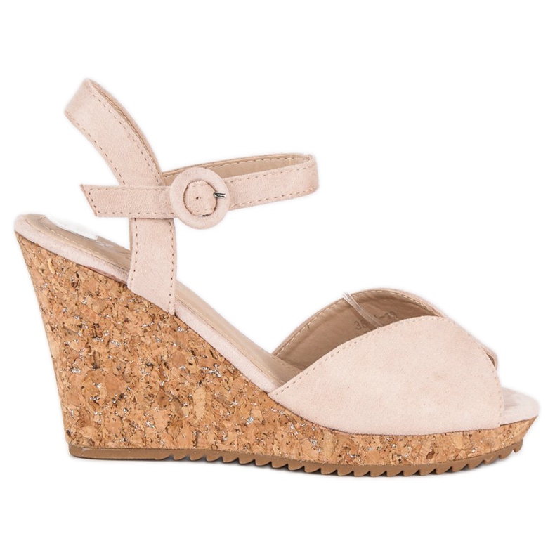 Sandalen auf einem Keilabsatz aus Kork braun