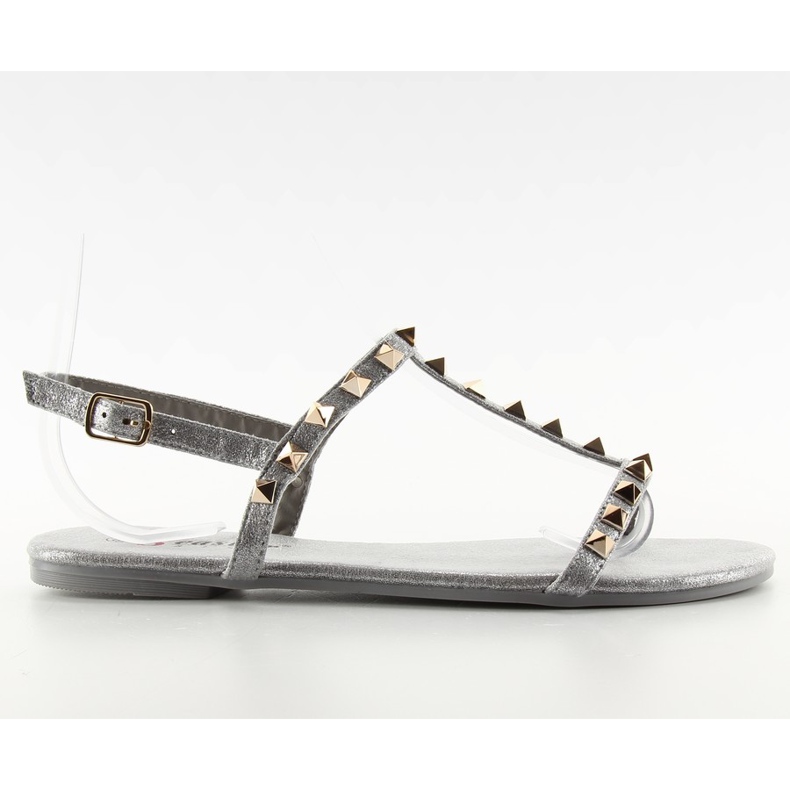 Zarte Sandalen mit DD23 grauen Nieten