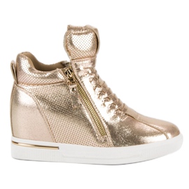 Goldene Turnschuhe