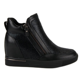 Turnschuhe am Reißverschluss schwarz