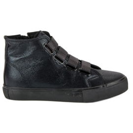 Schwarze Turnschuhe mit Gummiband