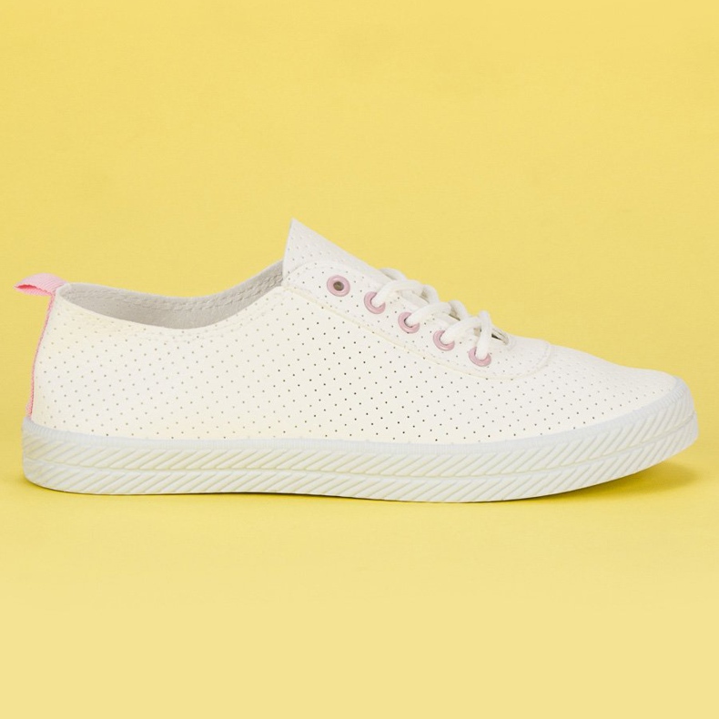 Kylie Durchbrochene gebundene Turnschuhe weiß