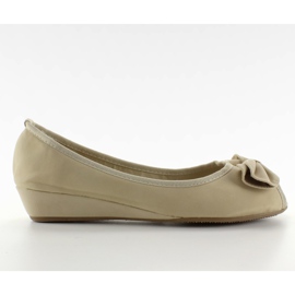 Ballerina auf niedrigen Fersen 8550 beige