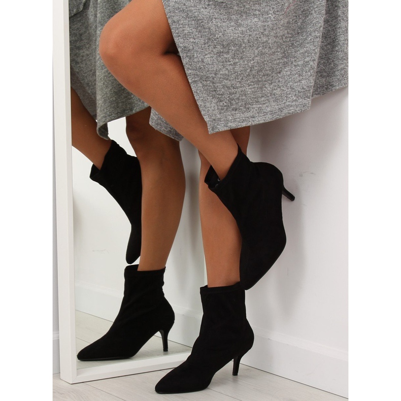 Schwarz F183 Schwarze Stiefel an einer Nadel