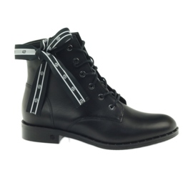 Stiefel verziert mit Schleife und Badura-Nieten schwarz