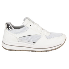 Modische Sportschuhe weiß