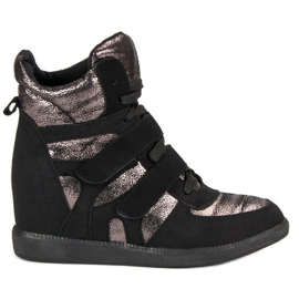 Glänzende Turnschuhe schwarz