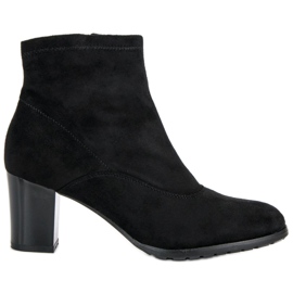 Wildleder Booties auf einer Bar schwarz