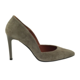 Pumps auf einem hohen Absatz Neścior 092 braun