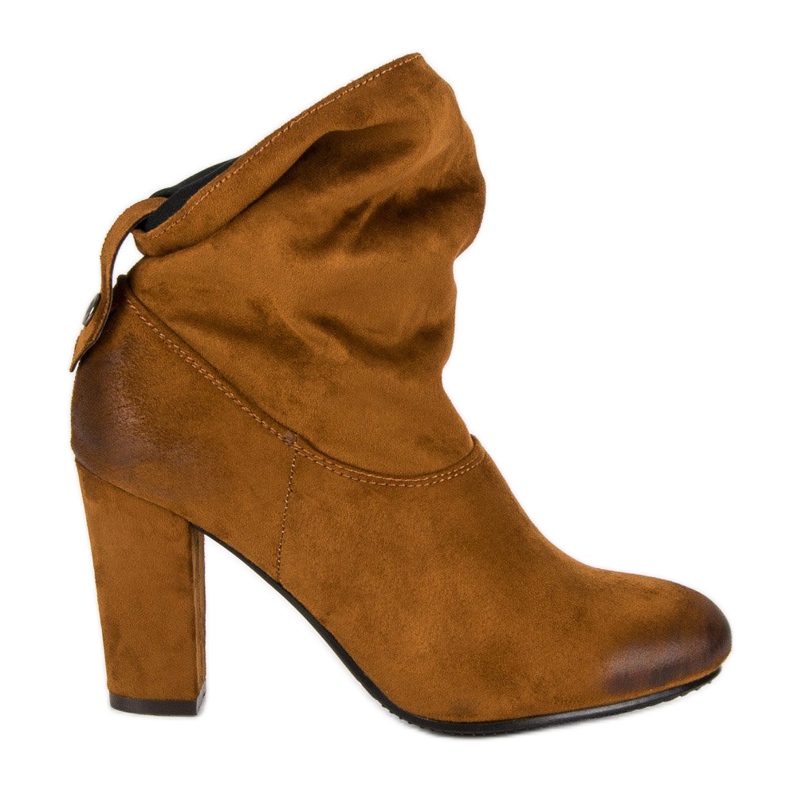 Wildlederstiefeletten auf einem Vinceza-Pfosten braun