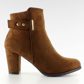 Stiefel mit goldener XD-08 Camel-Schnalle braun