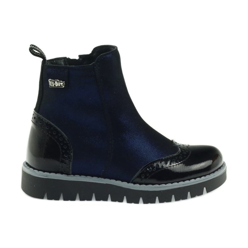 Schwarze Stiefel Ren But 3313 isoliert navy blau