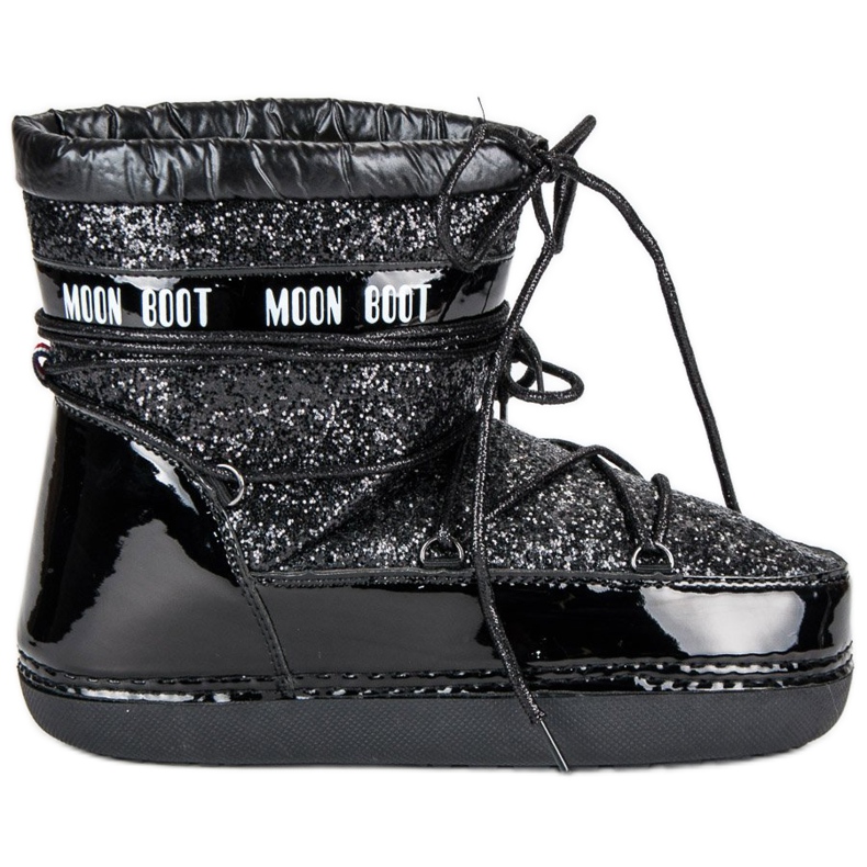 Modische schwarze Schneestiefel