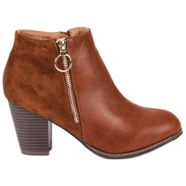 Mannika Kamelstiefel im Herbst braun