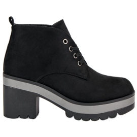 Leichte Stiefel mit hohen Absätzen schwarz