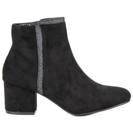 Comer Schwarze Stiefel auf High Heels