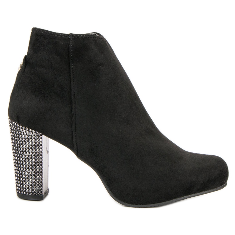 Elegante Stiefel auf einem Pfosten schwarz