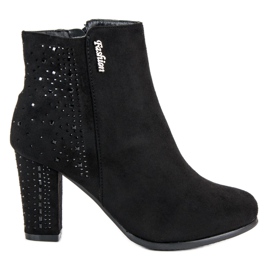 Elegante Wildlederstiefel schwarz