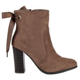 Super Mode Elegante Stiefel auf einem Pfosten braun