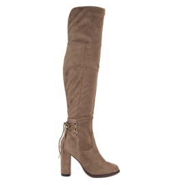 Cm Paris Wildlederstiefel auf einer Säule braun