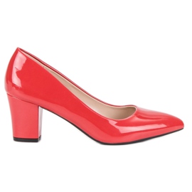 Klassische Lackpumps rot