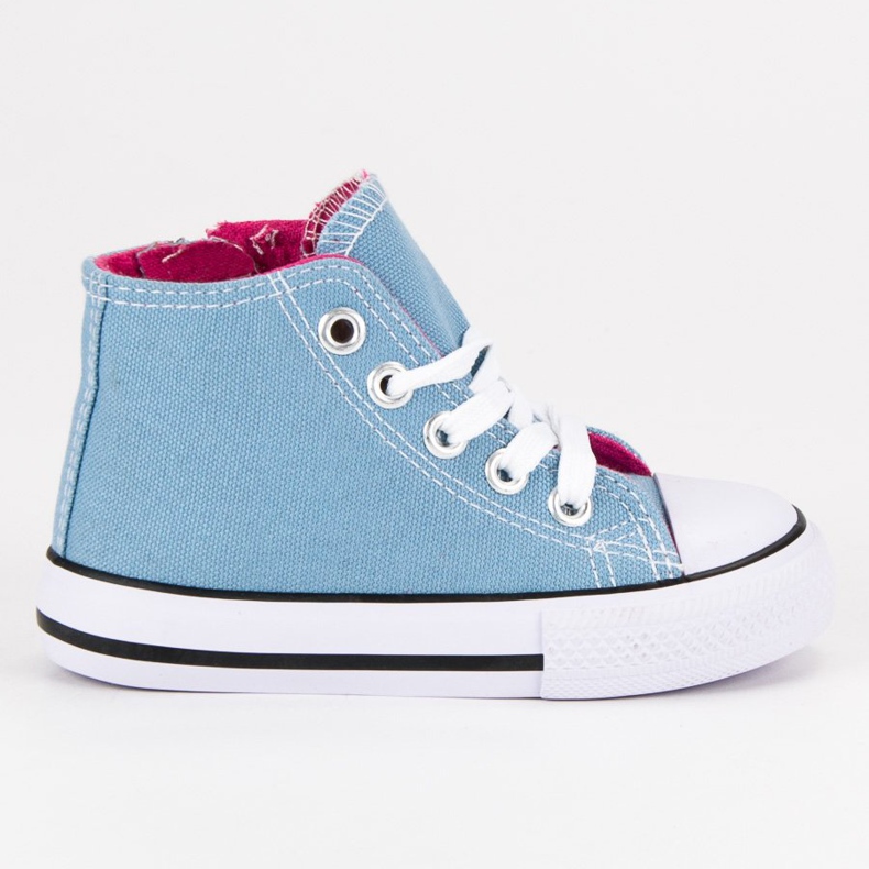 Blaue hohe Turnschuhe