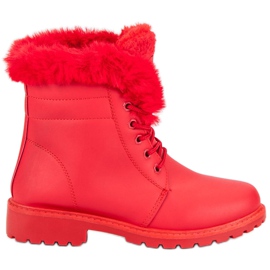 Rote Trapper mit Fell