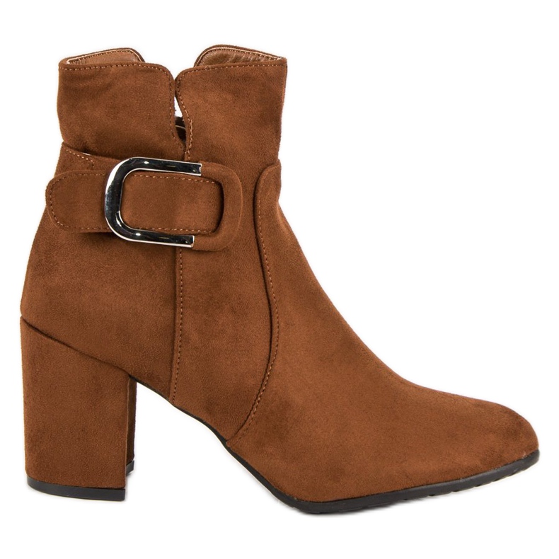 Wildlederstiefeletten am Pfosten braun